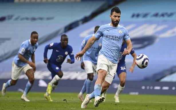 Manchester City loses to Chelsea, made to wait for Premier League title