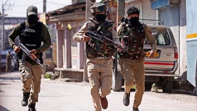 Militants attack security forces in Pulwama, no harm caused