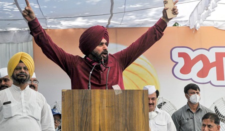 Fresh rift in Congress? After Rawat says Sidhu will lead elections, Jakhar hits out