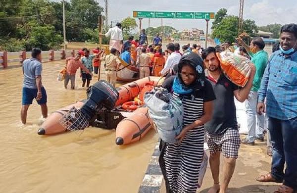 Floods bring AP to its knees; death toll climbs to 33