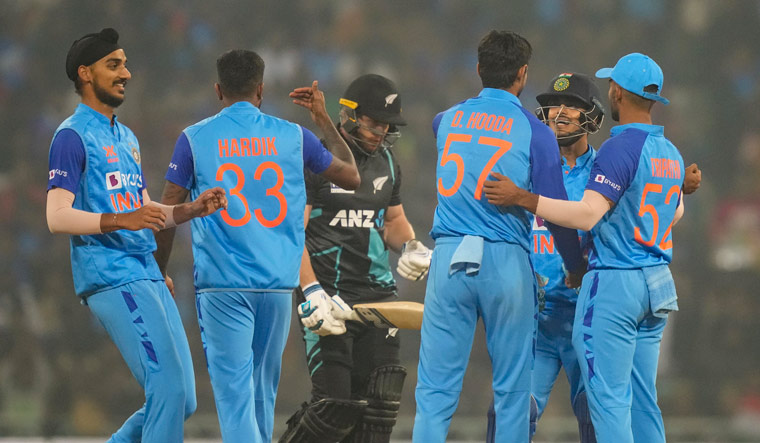 India pull off nervy win over New Zealand to level T20 series