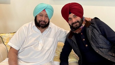Punjab: Sidhu, Amarinder Singh meet at 'chai pe charcha', reset ties