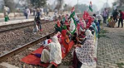 Train services affected as farmer protestors embark on 'rail roko'