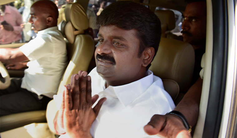 Vigilance agency raids ex-TN health minister Vijayabaskarâ€™s properties