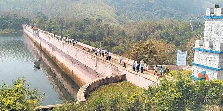 Rising water levels at Mullaperiyar dam prompts TN to open one shutter