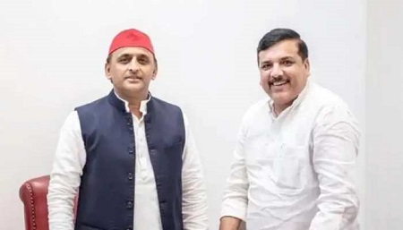 Akhilesh Yadav holds 'strategic discussion' with AAP leader for UP polls