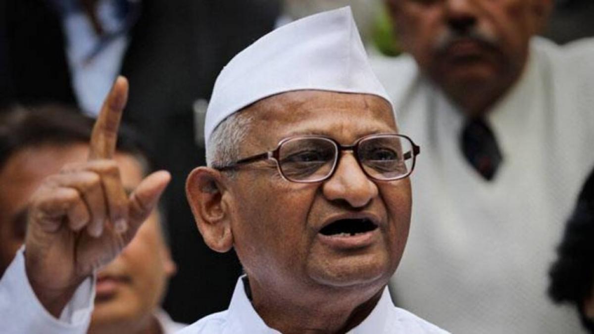 Hazare suspends hunger strike plan against Maha govt's wine policy