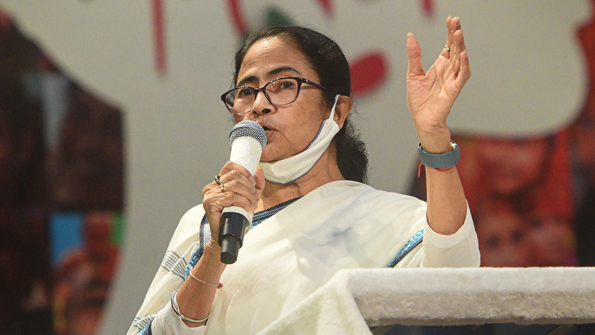 Mamata to visit Birbhum today; Modi calls violence 'heinous'