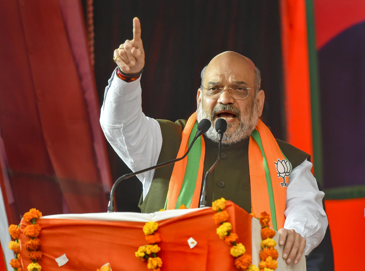 Amit Shah visits Siddaganga mutt, says Modi implementing Swamijiâ€™s teachings