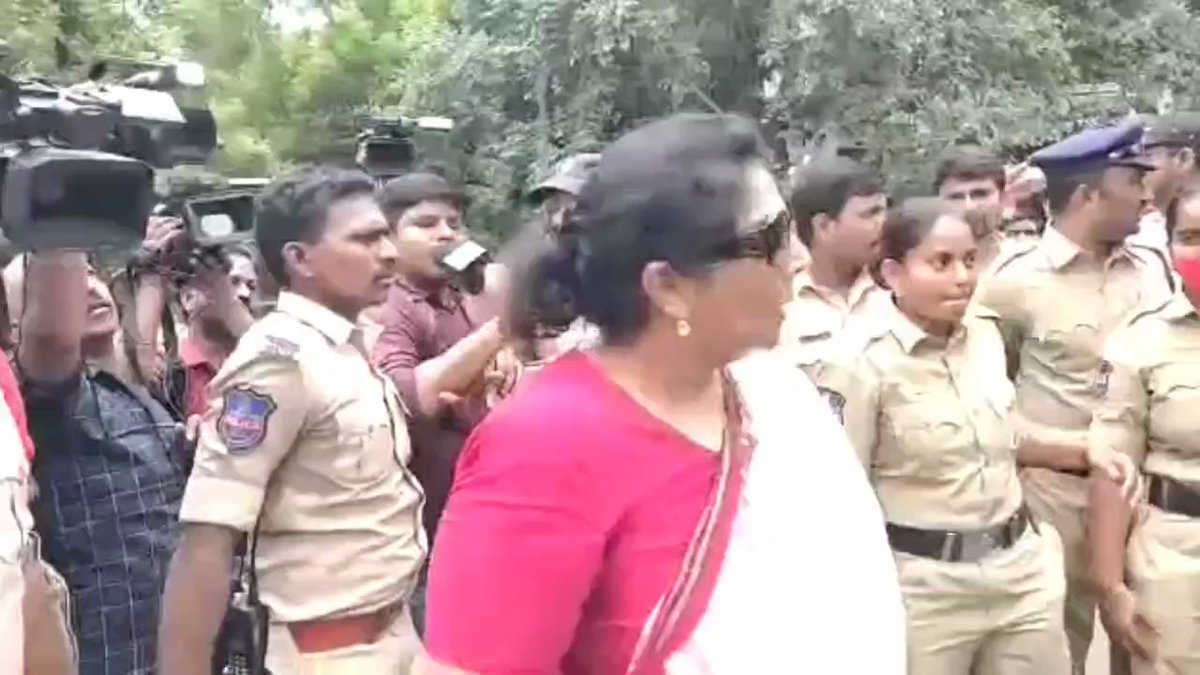 Congress leader Renuka Chowdhury manhandles Telangana policeman, video goes viral