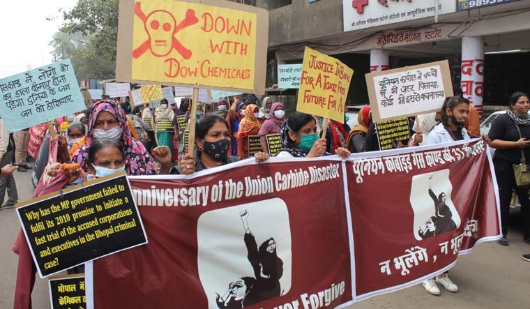 Bhopal gas tragedy survivors to collect 1 lakh signatures urging govts to present true victims data in SC