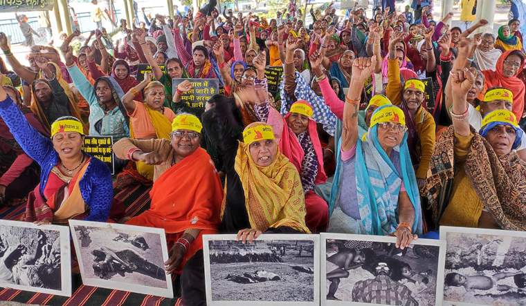 Bhopal gas tragedy: Ten survivors start indefinite fast demanding adequate compensation